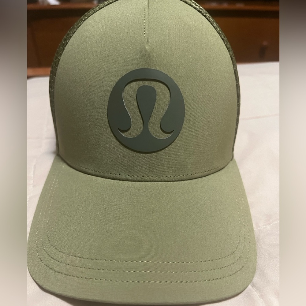 Wore once trucker hat